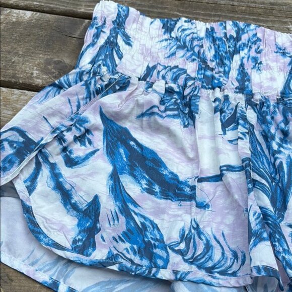 Free People The Way Home Floral Blue and White Womens Shorts size M - Picture 2 of 6